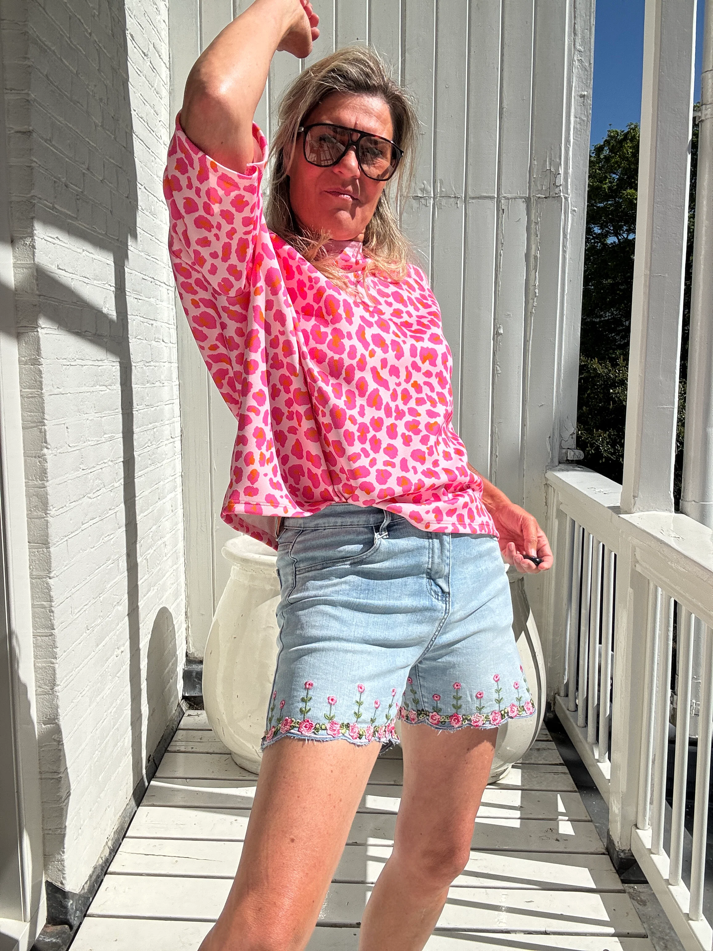 Short - Angela - Image 2