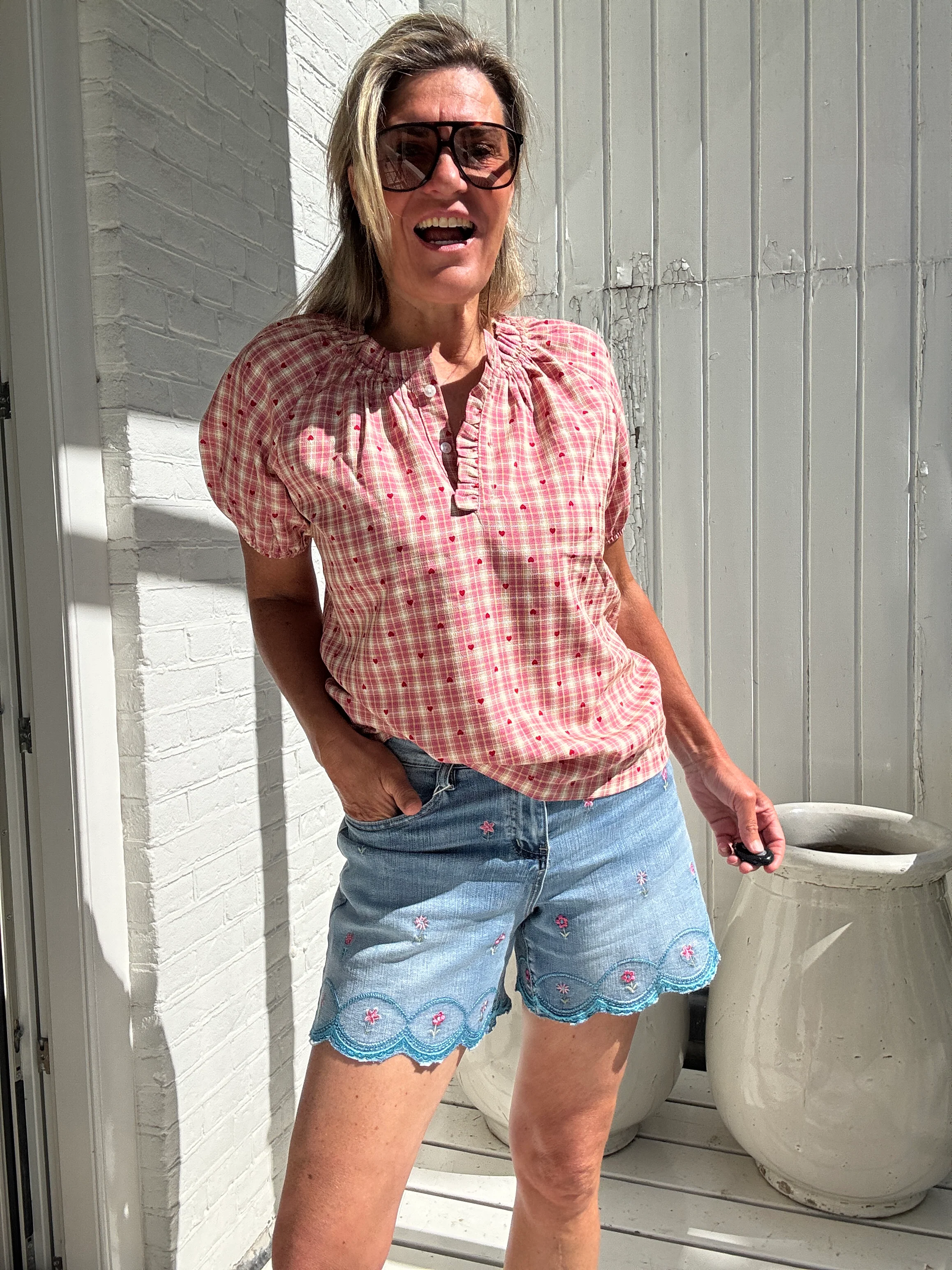 Short - Sara