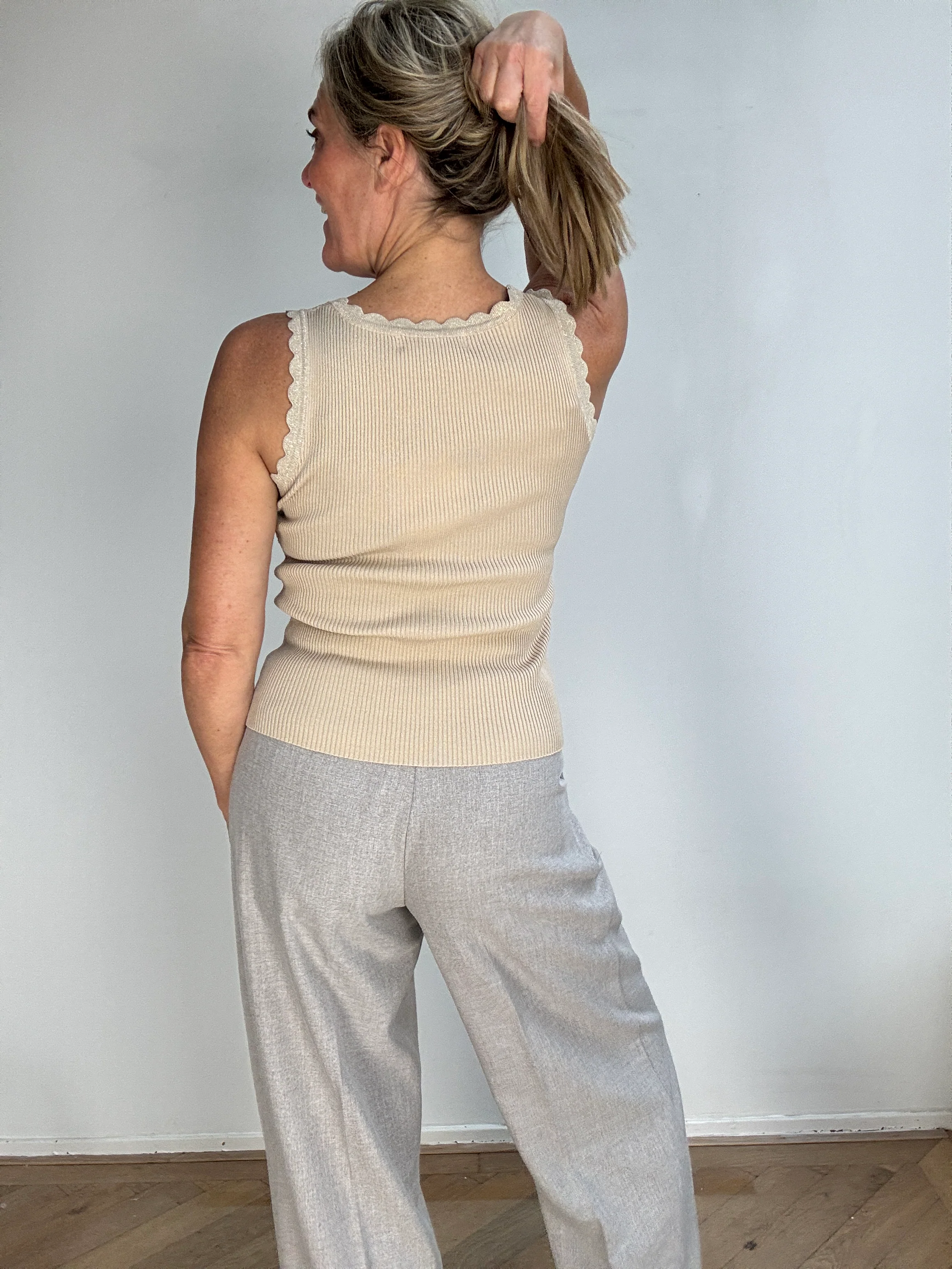 Top - Lies - Image 16